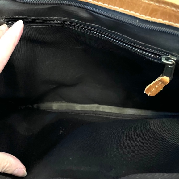 Canyon Outback Distressed Brown Leather Messenger Bag - Picture 9 of 12